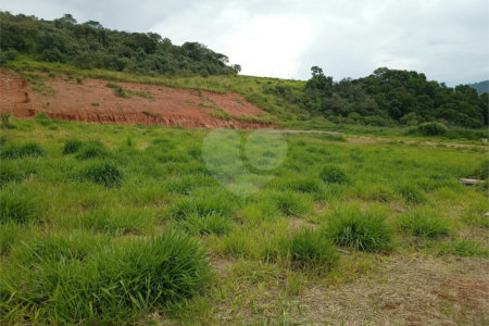 Terreno à venda no condomínio Portal Lamis, Bom Jesus dos Perdões - SP