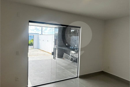 Casa à venda com 3 quartos, sendo 1 suíte, no condomínio Parque Guará, Rio de Janeiro - RJ