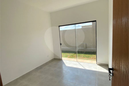 Casa à venda com 3 quartos, sendo 1 suíte, no condomínio Residencial Santa Martha, Bom Jesus dos Perdões - SP