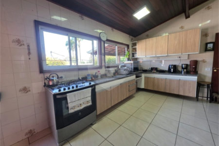 Casa à venda com 3 quartos, sendo 1 suíte, no condomínio Estância Marambaia, Vinhedo - SP