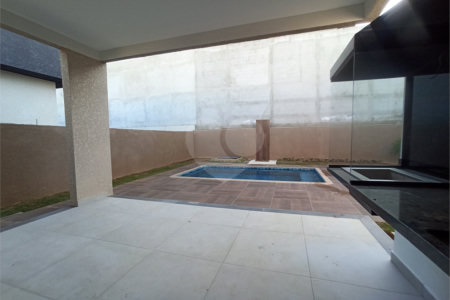 Casa à venda com 3 quartos, sendo 1 suíte, no condomínio Buona Vita, Atibaia - SP