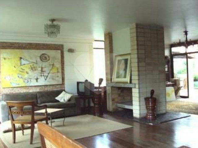 Casa Térrea à venda com 3 quartos, sendo 1 suíte,  em Jardim Marajoara, São Paulo, SP