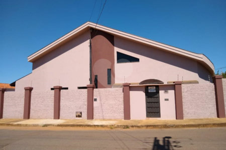 Sobrado à venda com 4 quartos, sendo 1 suíte,  em Vila Asem, Itapetininga, SP