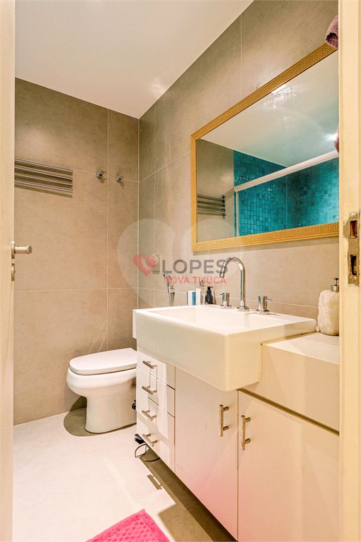 Apartamento à venda com 3 quartos, sendo 1 suíte,  em Lagoa, Rio de Janeiro, RJ