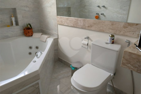Apartamento à venda com 4 quartos, sendo 1 suíte,  em Brooklin Paulista, São Paulo, SP