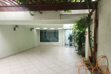 Sobrado à venda com 3 quartos, sendo 1 suíte, em Vila Paulicéia, São Paulo, SP