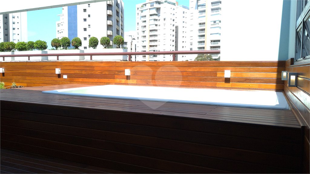 Cobertura à venda com 4 quartos, sendo 3 suítes,  em Vila Andrade, São Paulo, SP