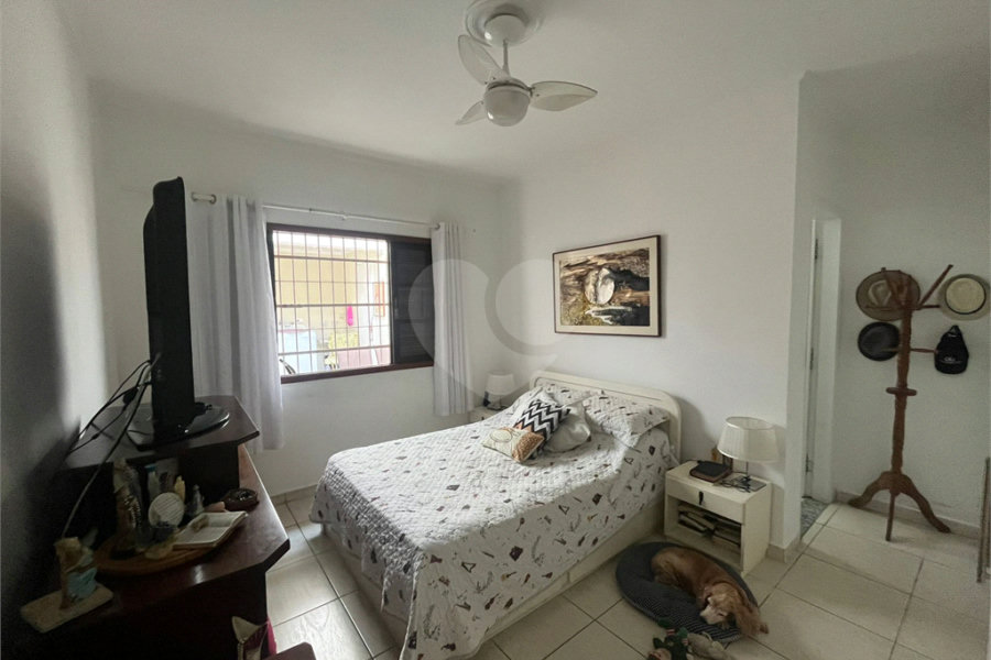 Casa à venda com 4 quartos, sendo 1 suíte, em Horto, São Paulo, SP