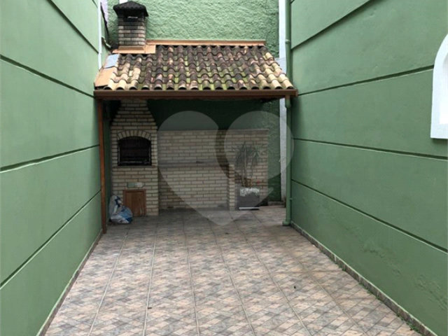 Casa à venda com 3 quartos, sendo 1 suíte,  no condomínio Jardim das Pedras, São Paulo - SP