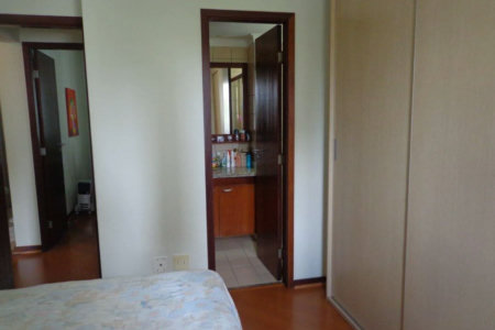 Apartamento à venda com 3 quartos, sendo 1 suíte,  em Jardim Londrina, São Paulo, SP
