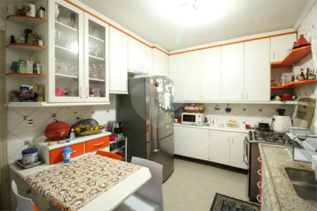 Casa à venda com 5 quartos, sendo 3 suítes, em Vila Paulicéia, São Paulo, SP