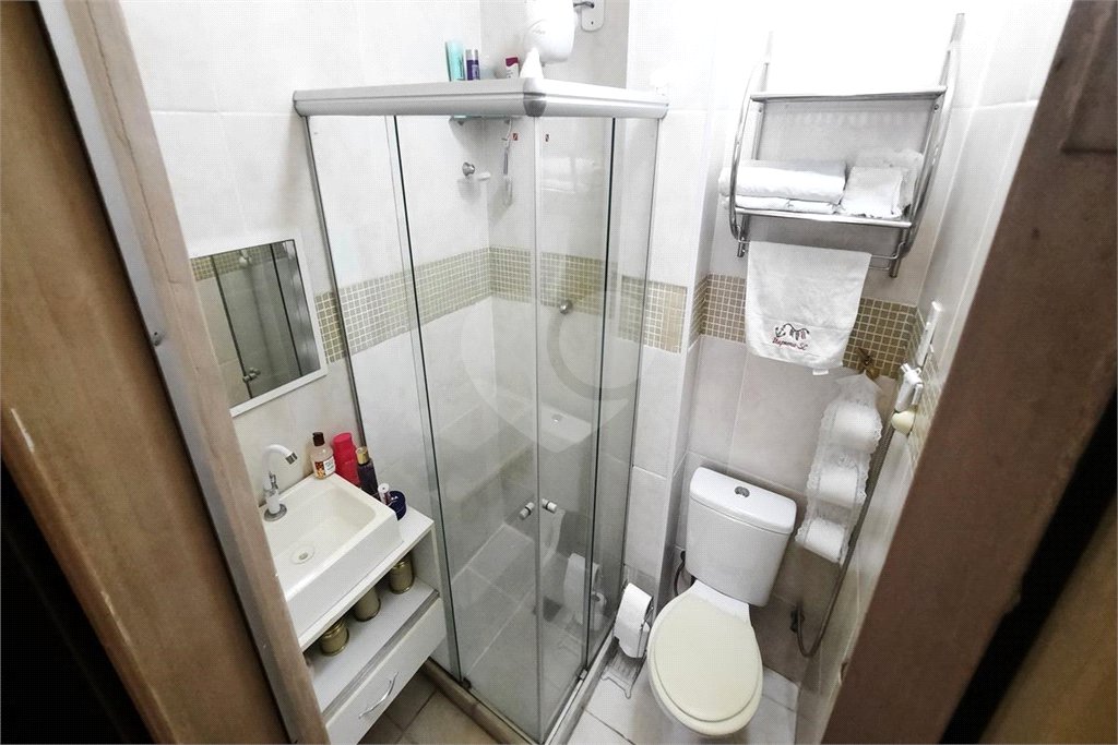 Apartamento à venda com 2 quartos, sendo 1 suíte,  em Rio Comprido, Rio de Janeiro, RJ