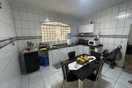 Casa à venda com 2 quartos, sendo 1 suíte, em Vila Angélica, Sorocaba, SP