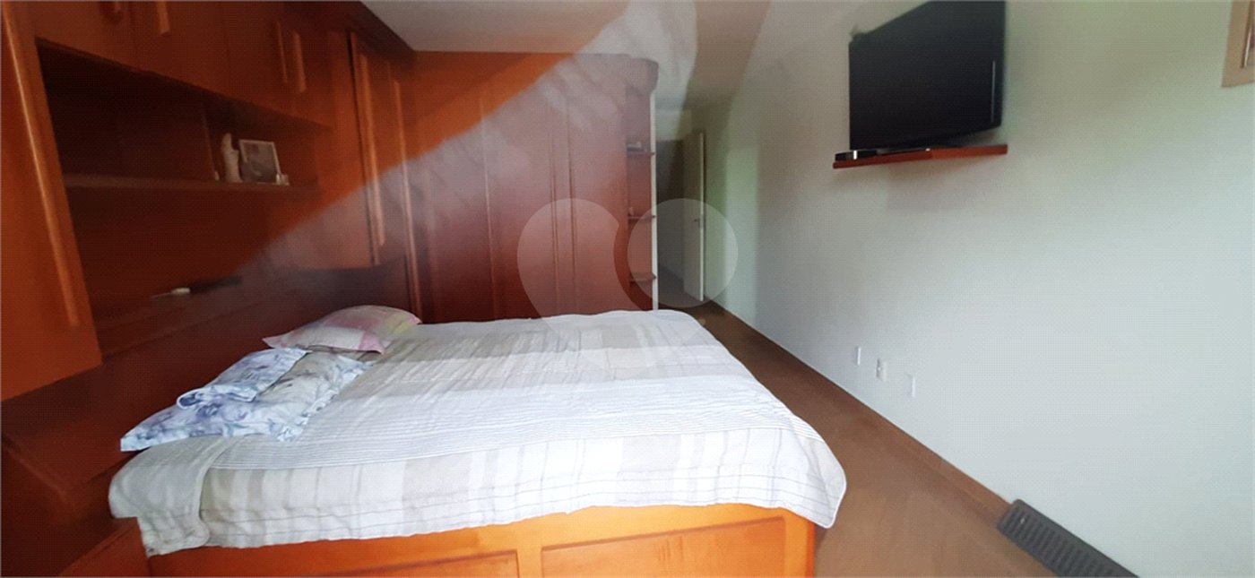 Sobrado à venda com 4 quartos, sendo 1 suíte, em Vila Lúcia, São Paulo, SP