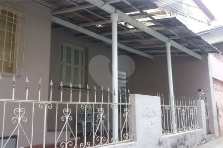 Casa de Vila à venda com 3 quartos em Chora Menino, São Paulo, SP