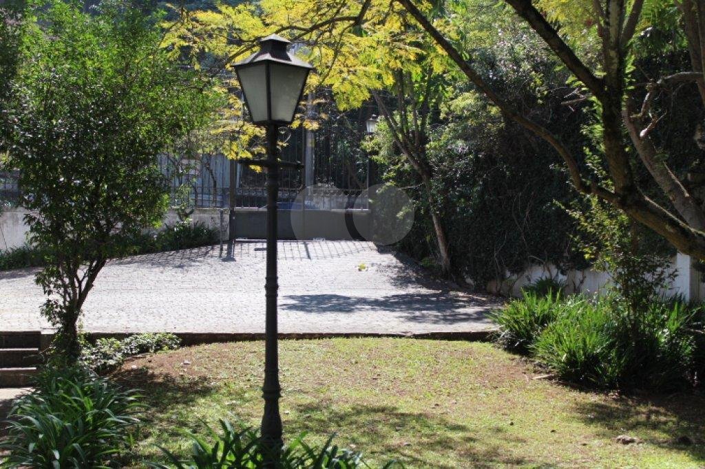Casa Térrea à venda ou para alugar com 6 suítes em Vila Tramontano, São Paulo, SP