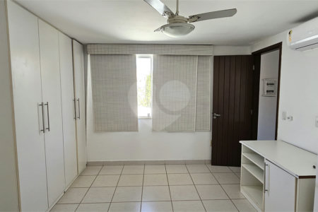 Casa à venda com 7 quartos, sendo 4 suítes,  em Praia Rasa, Armação dos Búzios, RJ