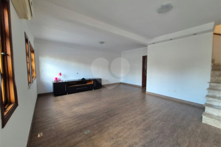 Sobrado à venda com 3 quartos, sendo 1 suíte,  em Vila Fiat Lux, São Paulo, SP