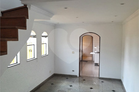 Sobrado à venda com 3 quartos, sendo 1 suíte, em Vila Maria Alta, São Paulo, SP