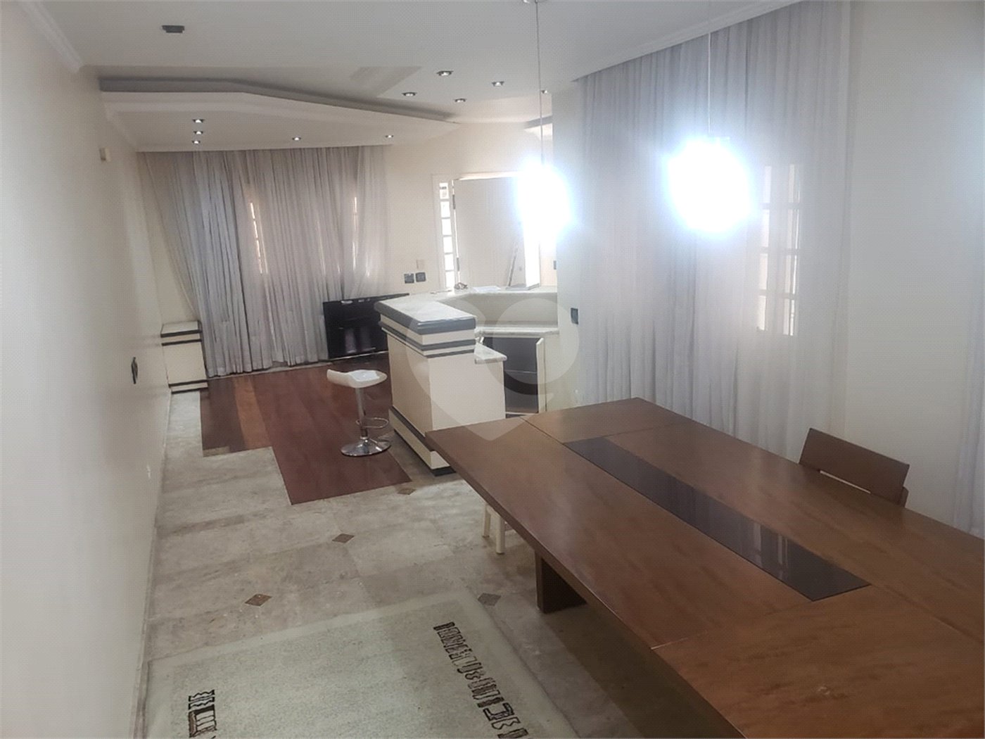 Sobrado à venda com 4 quartos, sendo 2 suítes,  em Tremembé, São Paulo, SP