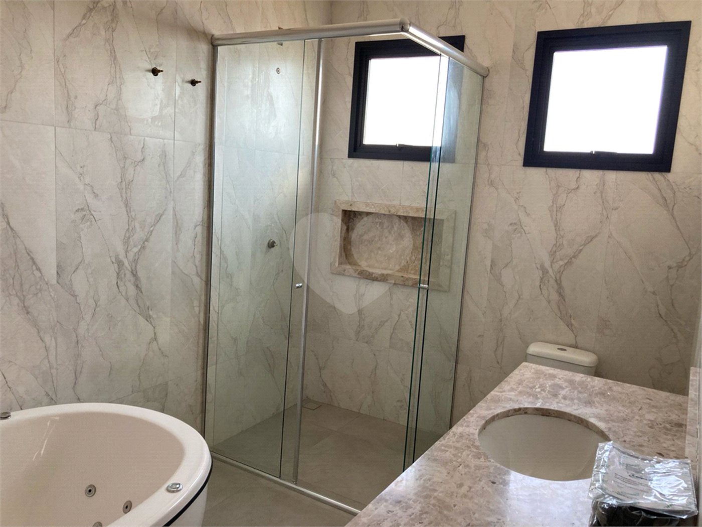 Casa à venda com 4 quartos, sendo 3 suítes,  no condomínio Reserva Granja Anita, Mogi das Cruzes - SP