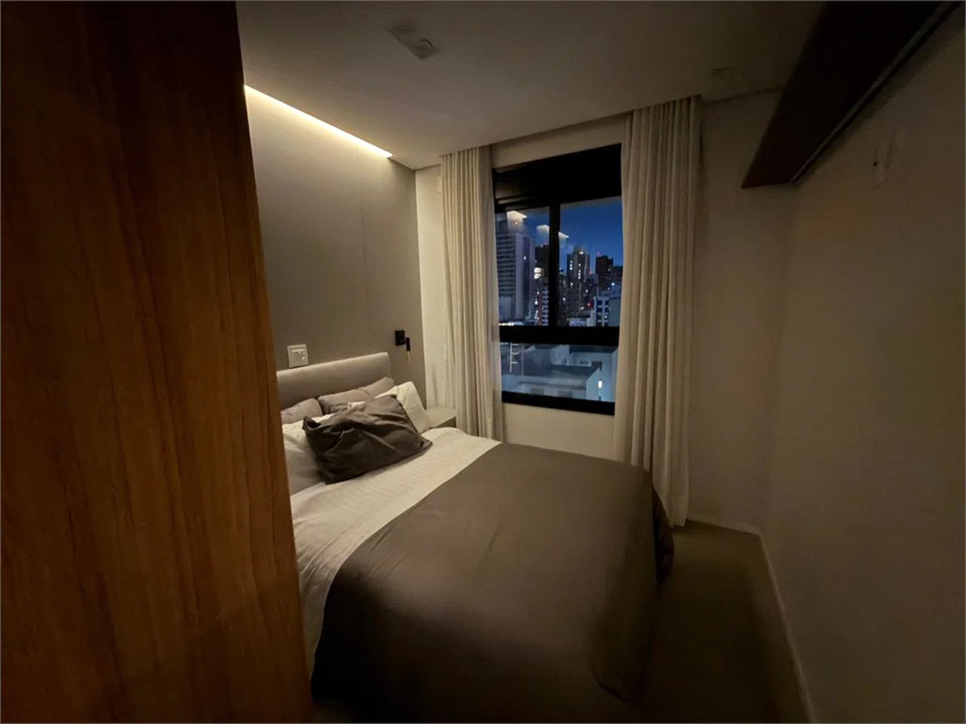 Apartamento à venda com 4 quartos, sendo 1 suíte,  em Cerqueira César, São Paulo, SP
