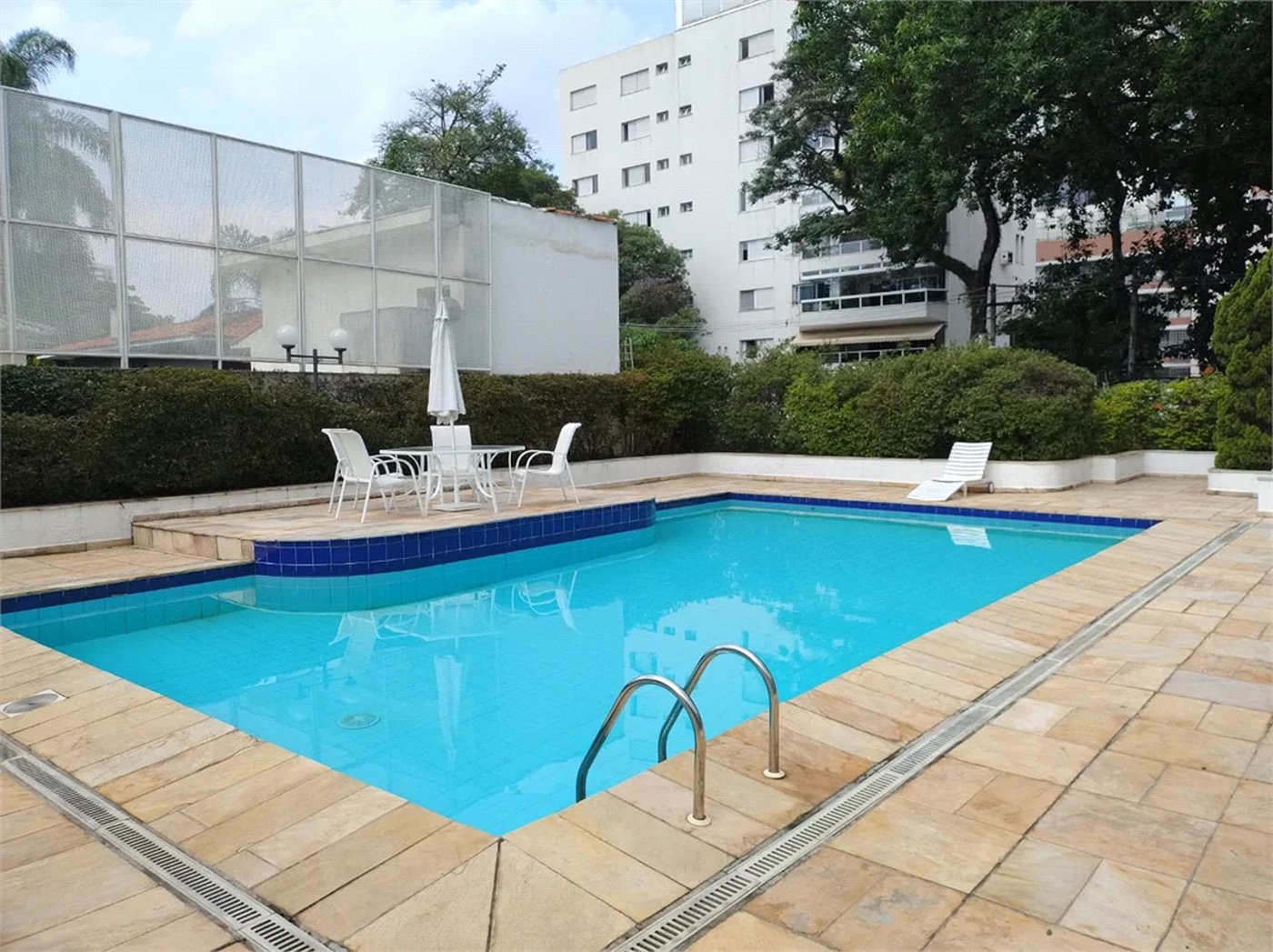 Apartamento à venda com 4 quartos, sendo 1 suíte,  em Brooklin Paulista, São Paulo, SP
