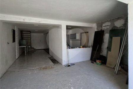 Casa à venda com 6 quartos, sendo 1 suíte,  em Vila Vitória, Mogi das Cruzes, SP