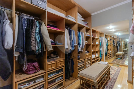 Casa à venda com 3 quartos, sendo 1 suíte, em Alto da Boa Vista, São Paulo, SP