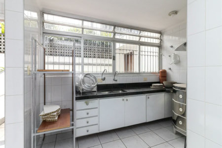 Casa à venda com 3 quartos, sendo 2 suítes,  em Alto de Pinheiros, São Paulo, SP