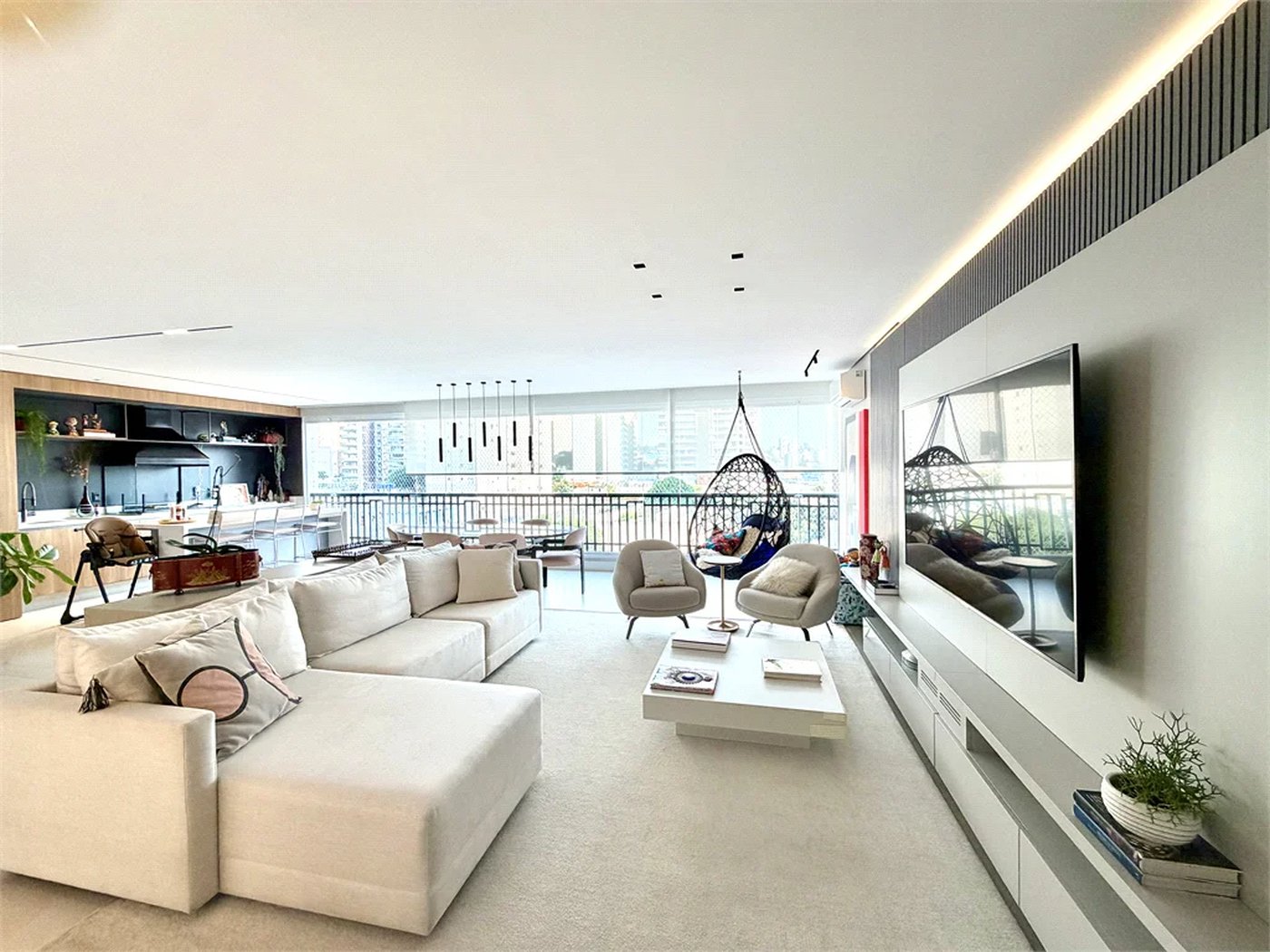 Apartamento à venda com 3 suítes em Vila Romana, São Paulo, SP