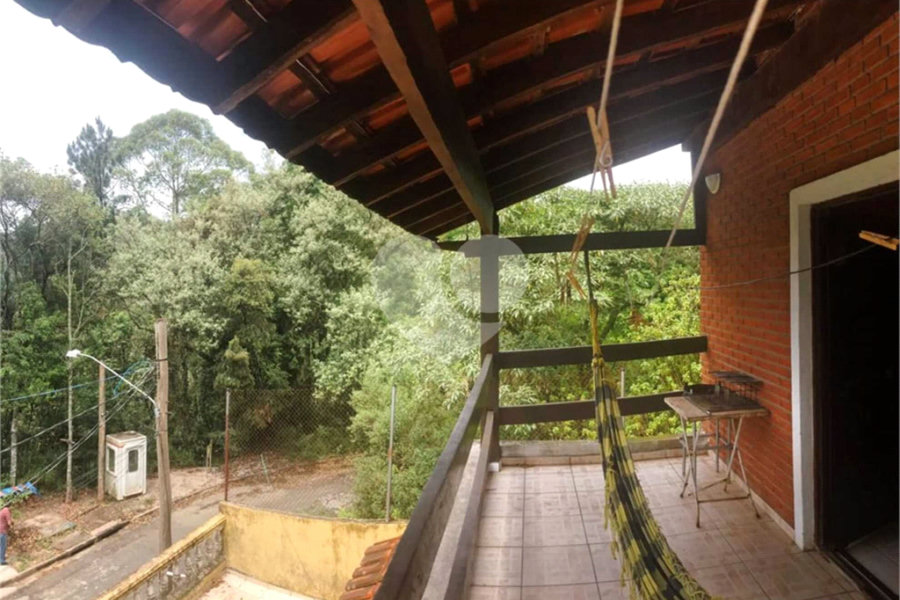 Casa à venda com 3 quartos, sendo 1 suíte, no condomínio Iara Branca, Mairiporã - SP