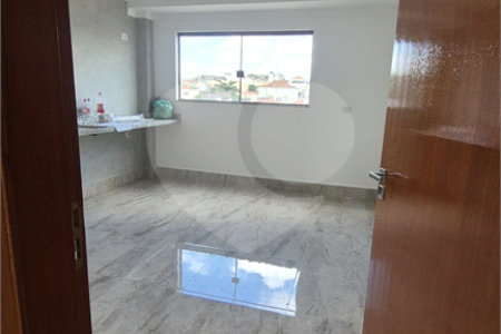 Casa à venda com 3 quartos, sendo 1 suíte, em Vila Nivi, São Paulo, SP