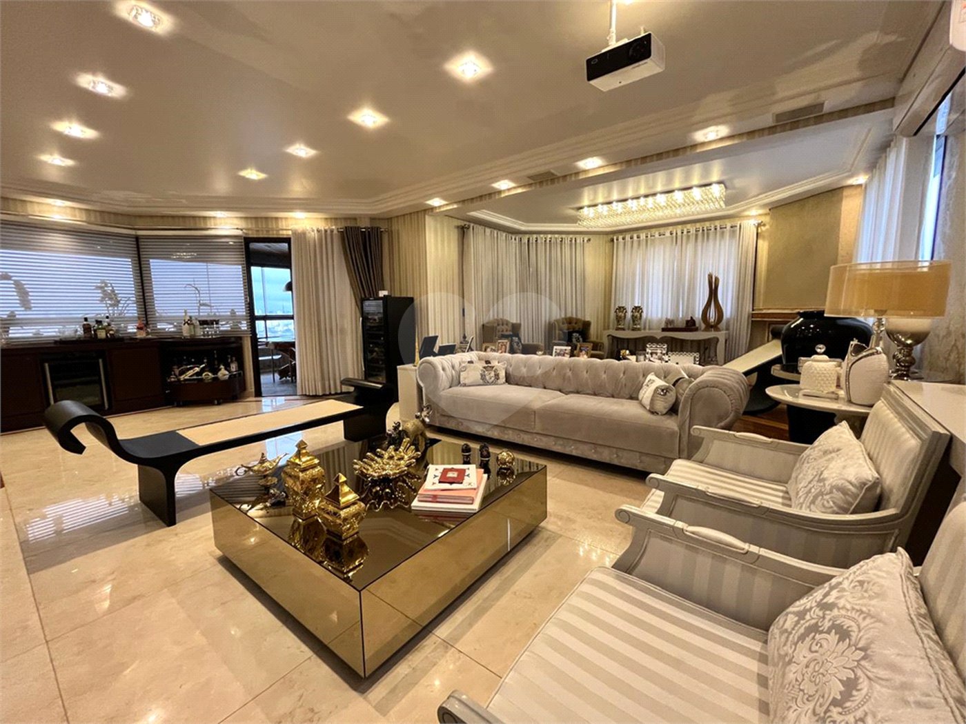 Apartamento à venda com 4 suítes em Santana, São Paulo, SP