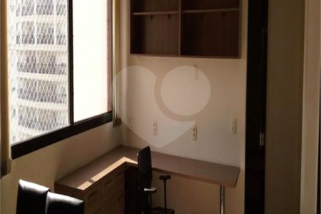 Apartamento à venda com 2 quartos, sendo 1 suíte, em Moema, São Paulo, SP
