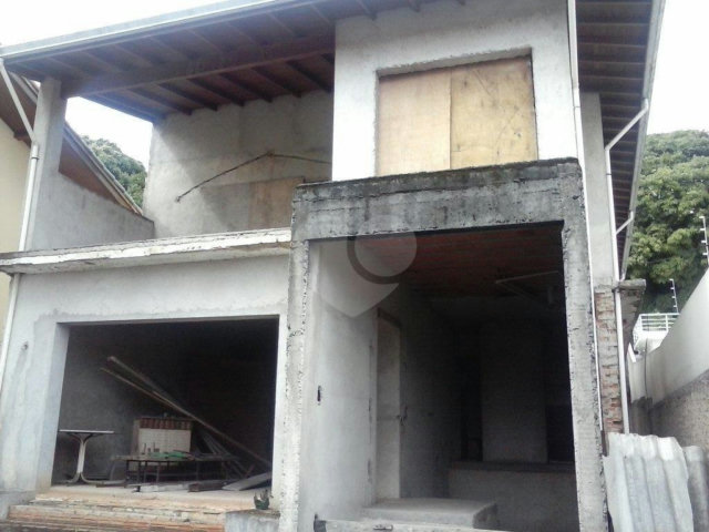 Sobrado à venda com 4 quartos, sendo 1 suíte,  em Barro Branco (zona Norte), São Paulo, SP