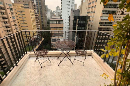 Apartamento à venda com 3 quartos, sendo 1 suíte, em Cerqueira César, São Paulo, SP