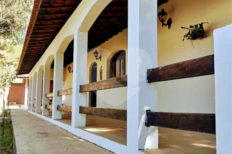 Chácara à venda com 4 quartos em Pirucaia, Mairiporã, SP