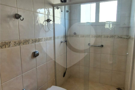 Casa para alugar com 3 quartos, sendo 1 suíte, no condomínio Recanto dos Paturis, Vinhedo - SP