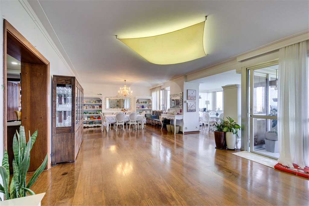 Apartamento à venda com 4 suítes em Jardim Marajoara, São Paulo, SP