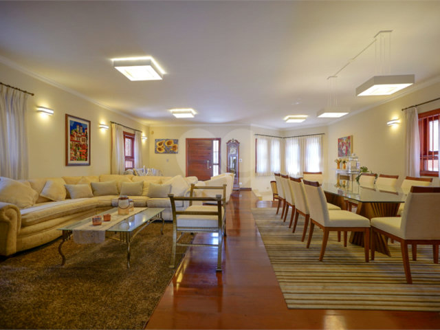 Casa à venda com 4 quartos, sendo 2 suítes,  em Interlagos, São Paulo, SP