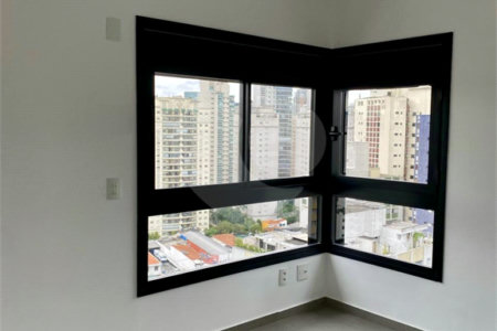 Apartamento para alugar com 3 quartos, sendo 2 suítes,  em Vila Olímpia, São Paulo, SP