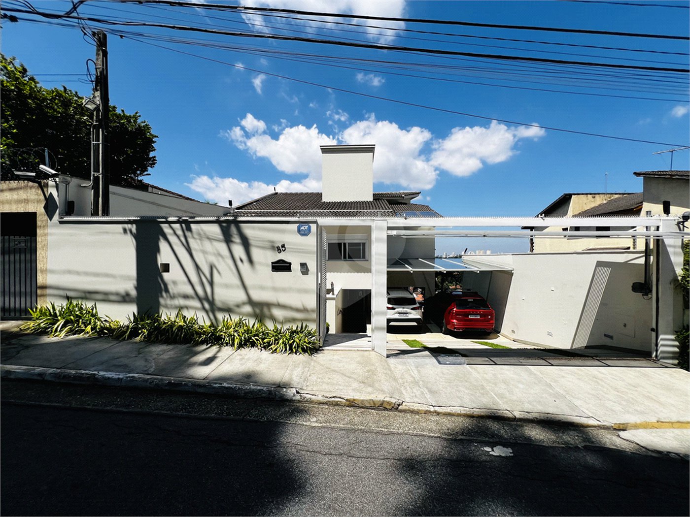 Sobrado à venda com 4 suítes em Vila Irmãos Arnoni, São Paulo, SP