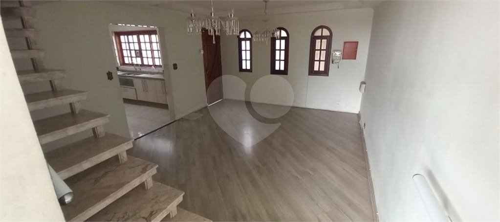 Sobrado para alugar com 3 quartos, sendo 1 suíte, em Parque Maria Domitila, São Paulo, SP