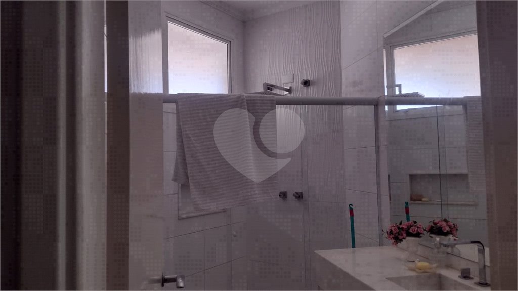 Casa à venda com 3 quartos, sendo 1 suíte, no condomínio Residencial Bouganville, Araraquara - SP