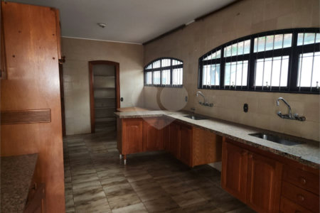 Sobrado à venda ou para alugar com 4 quartos, sendo 2 suítes, no Centro, Araraquara, SP