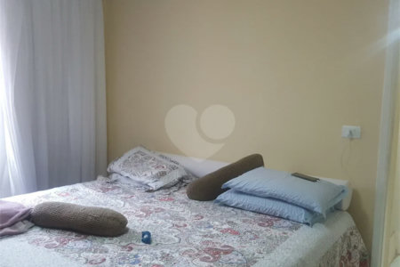 Sobrado à venda com 3 quartos, sendo 1 suíte,  em Parque Vitória, São Paulo, SP