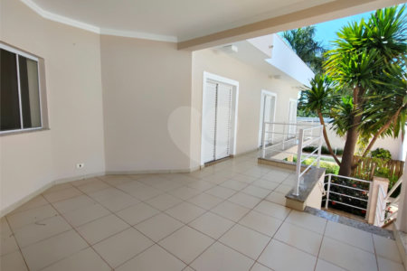 Casa à venda com 5 quartos, sendo 1 suíte,  em Jardim Colombo, Itapetininga, SP