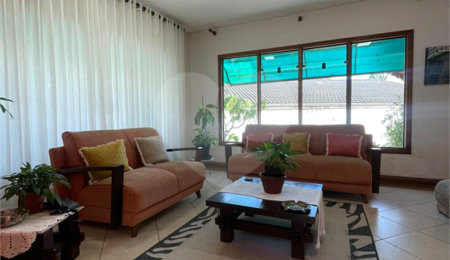 Casa à venda com 3 quartos, sendo 2 suítes,  em Vila Oliveira, Mogi das Cruzes, SP