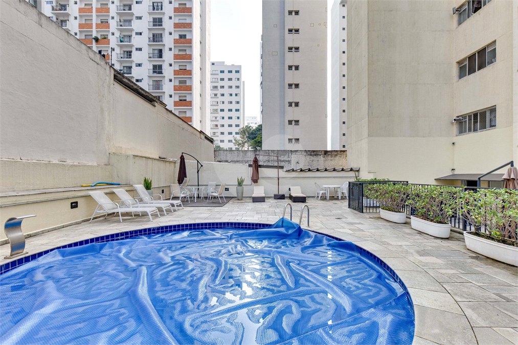 Apartamento à venda com 3 quartos, sendo 2 suítes, em Moema, São Paulo, SP